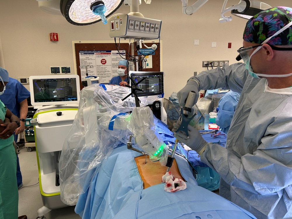 BAMC using new robotic guidance system for spine surgery