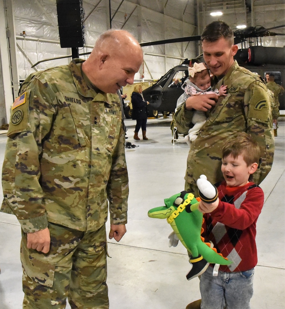 Aviation Soldiers honored prior to deployment