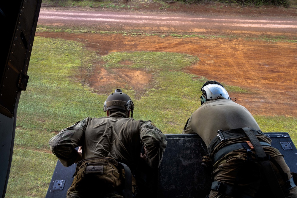 VMM-268 Conducts Fast-Rope Training with MARSOC