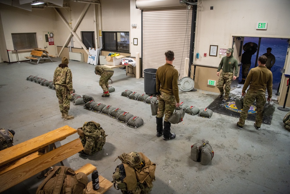 Toys for Tots 2022: Airborne Operations with 3rd ASOS
