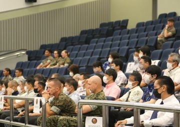 MARINES LEARN TO BE “STREET SMART”／海兵隊員、「ストリート・スマート（生き抜く力）」を学ぶ