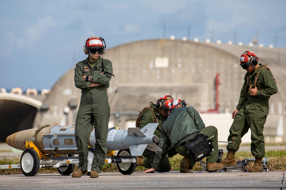 VMFA-121 and VMFA-242 Conduct Hot Loading in Okinawa