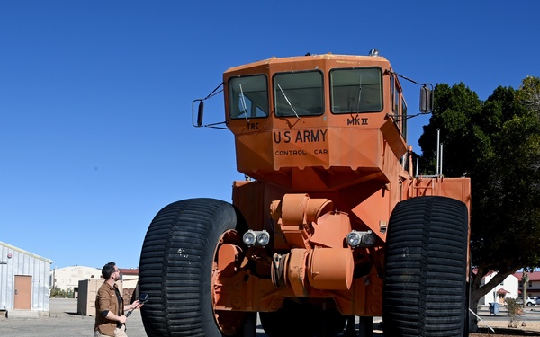 Popular science and technology YouTuber visits Yuma Proving Ground