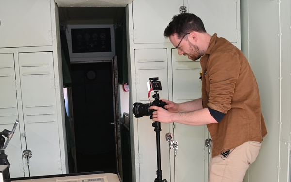 Popular science and technology YouTuber visits Yuma Proving Ground