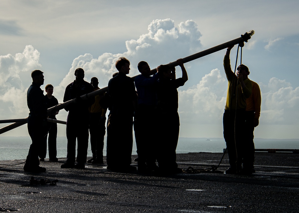 Nimitz Pulls Into Singapore