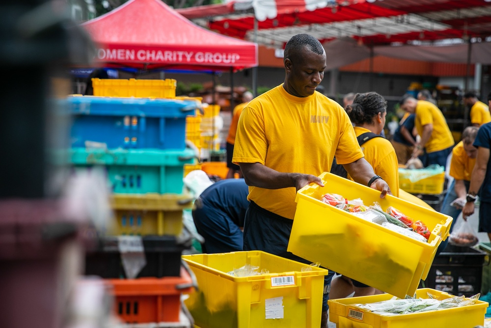 NIMCSG Sailors Volunteer in Singapore