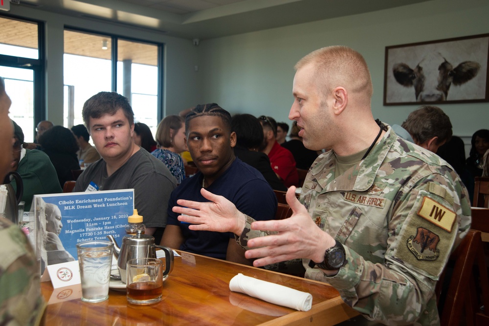 16th Air Force Airmen mentor youth during San Antonio-area DreamWeek Luncheon