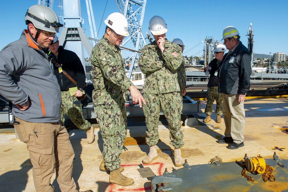 Rear Adm. Wettlaufer visits Frank Cable