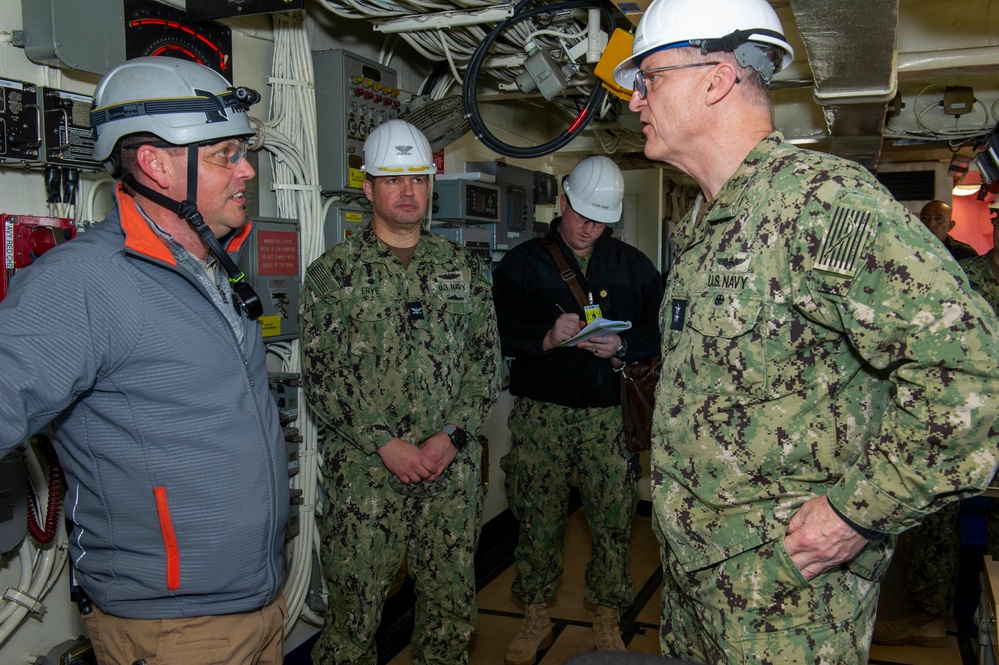 DVIDS - Images - Rear Adm. Wettlaufer visits Frank Cable [Image 3 of 4]