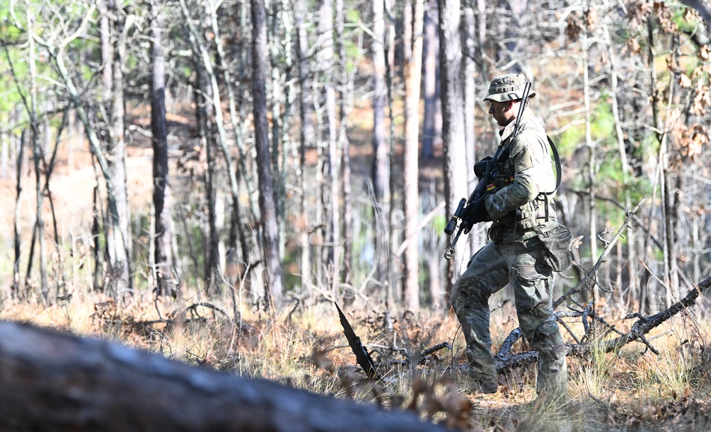 Students Participate In Reconnaissance Training