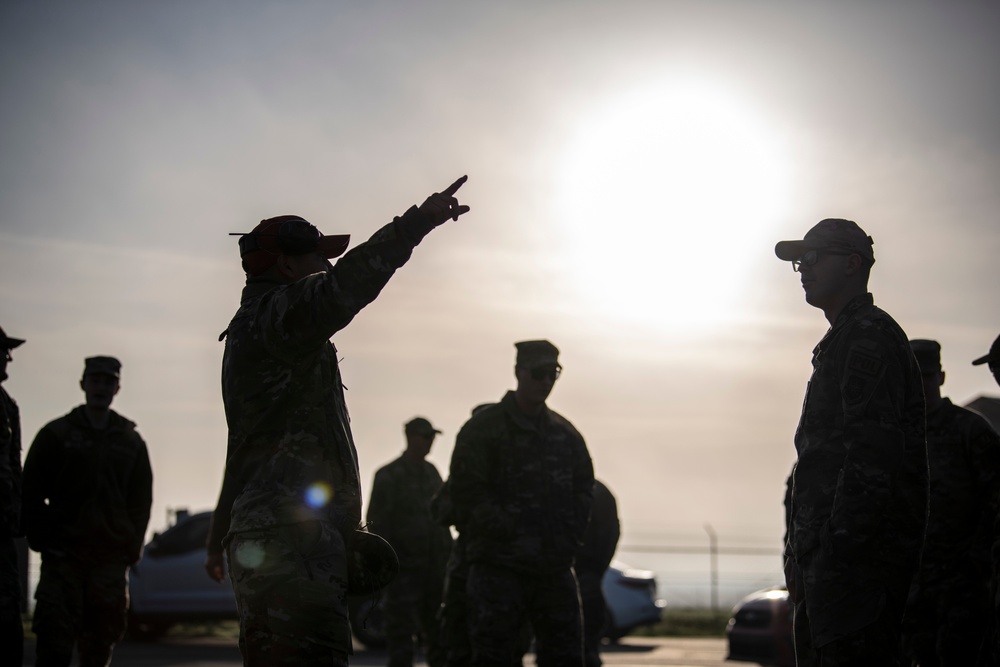 Mobility Warriors re-familiarize themselves with M-4 rifle