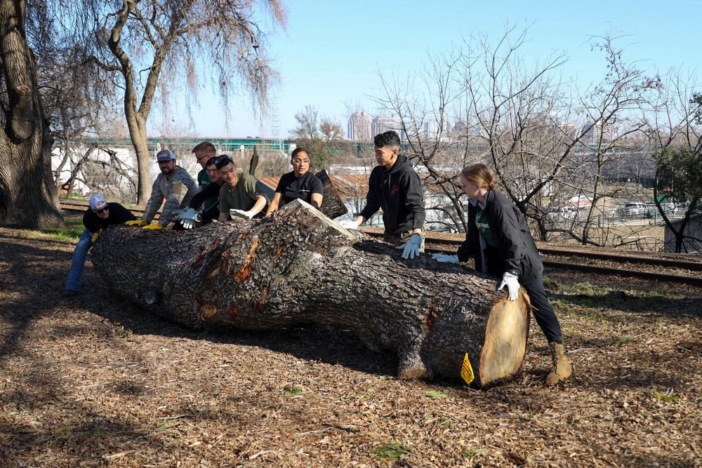 Marines Help Clean Up the Sacramento Marina