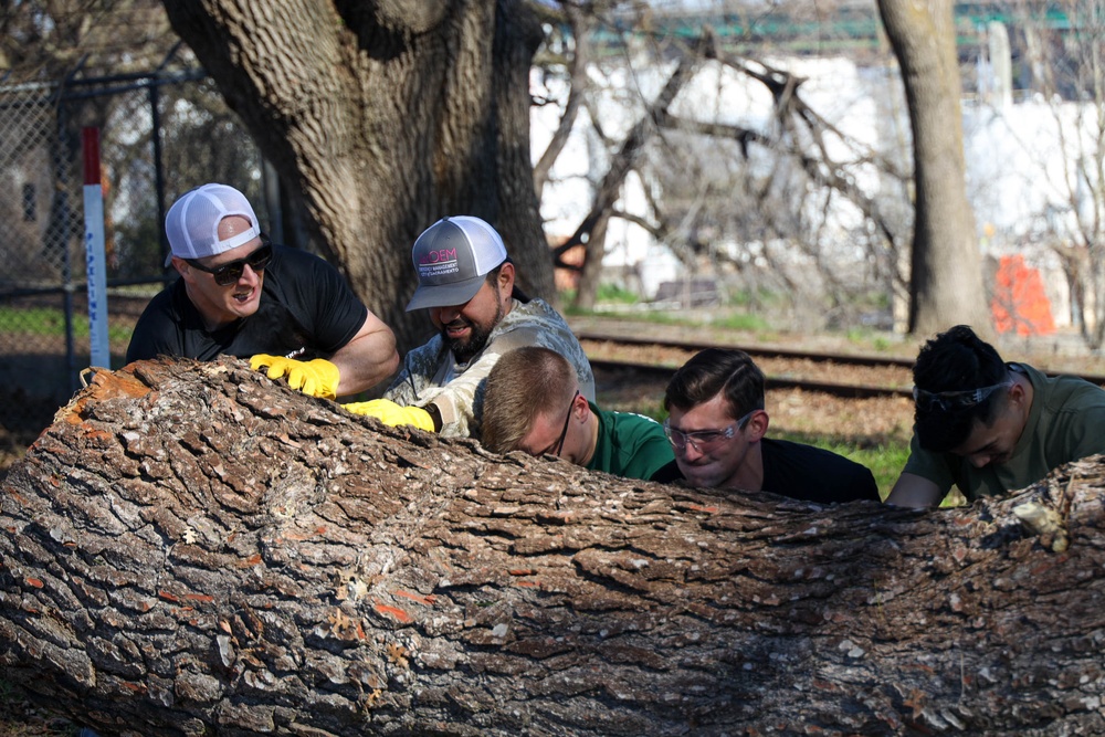 Marines Help Clean Up the Sacramento Marina