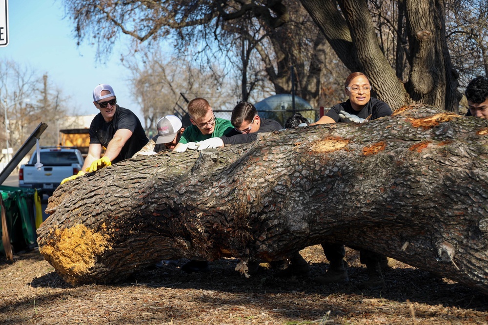 Marines Help Clean Up the Sacramento Marina