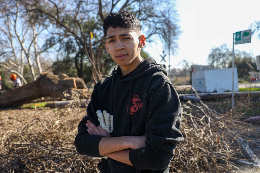 Marines Help Clean Up the Sacramento Marina