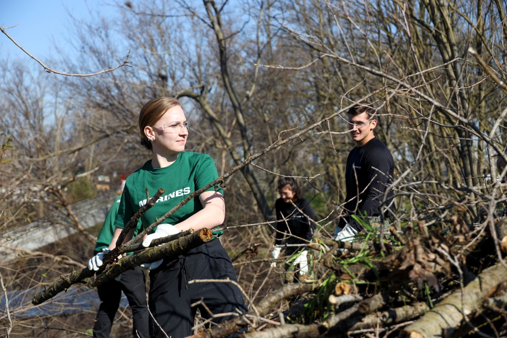 Marines Help Clean Up the Sacramento Marina