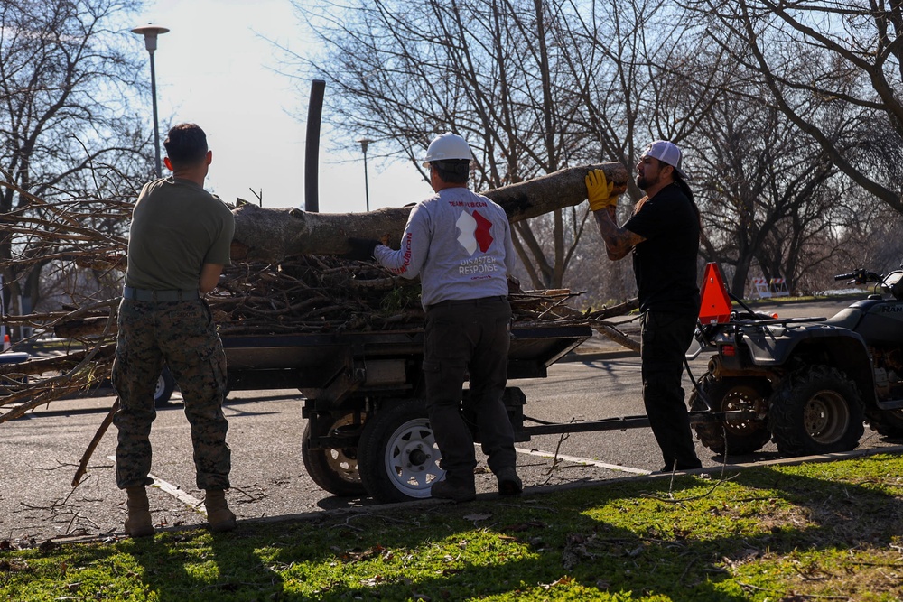 Marines Help Clean Up the Sacramento Marina