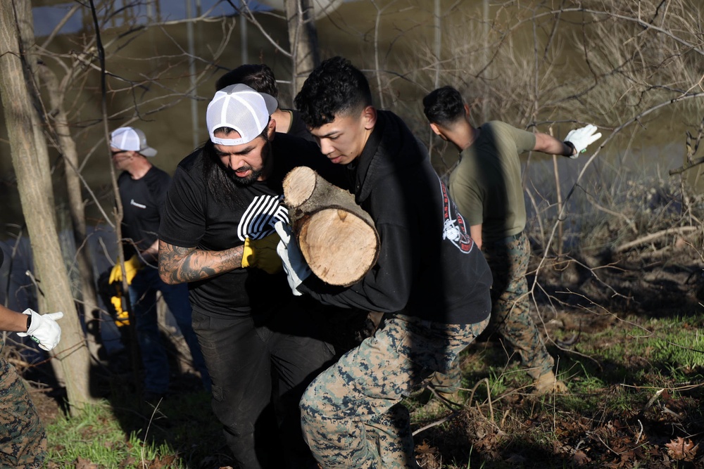 Marines Help Clean Up the Sacramento Marina