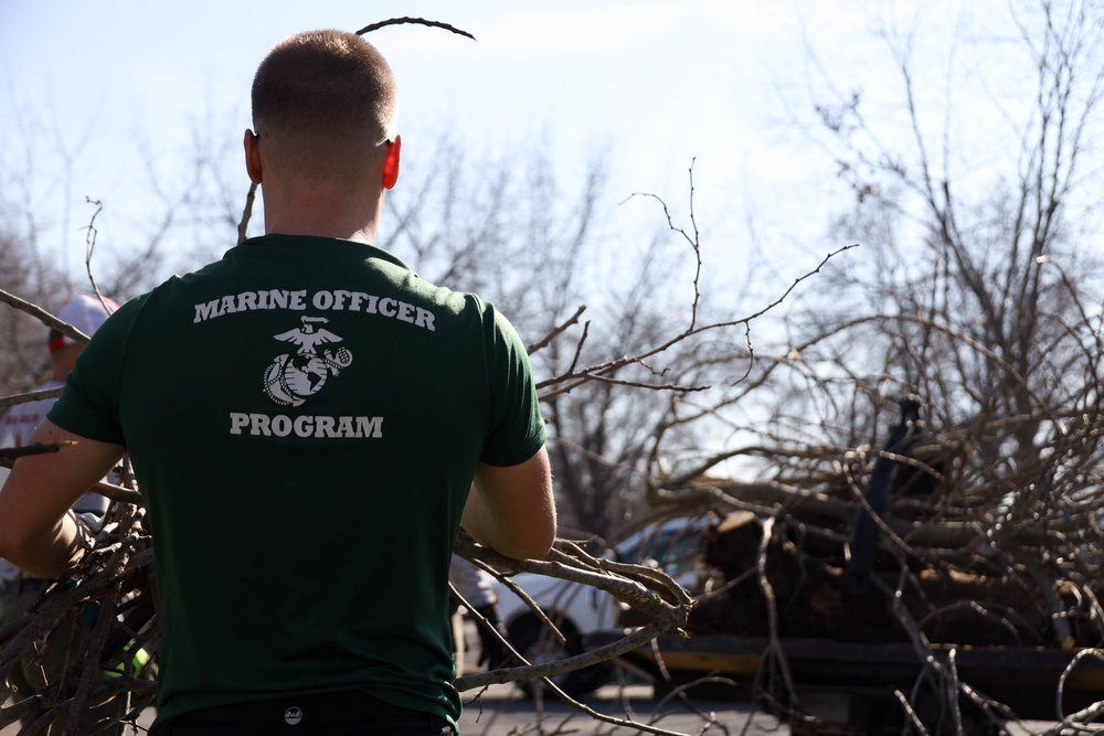 Marines Help Clean Up the Sacramento Marina