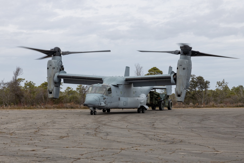 Distributed Aviation Operations Exercise 1 - Ospreys and Super Stallions deliver equipment