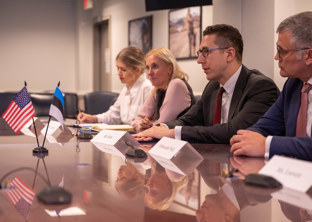 USDP hosts Estonia Ministry of Defense Secretary