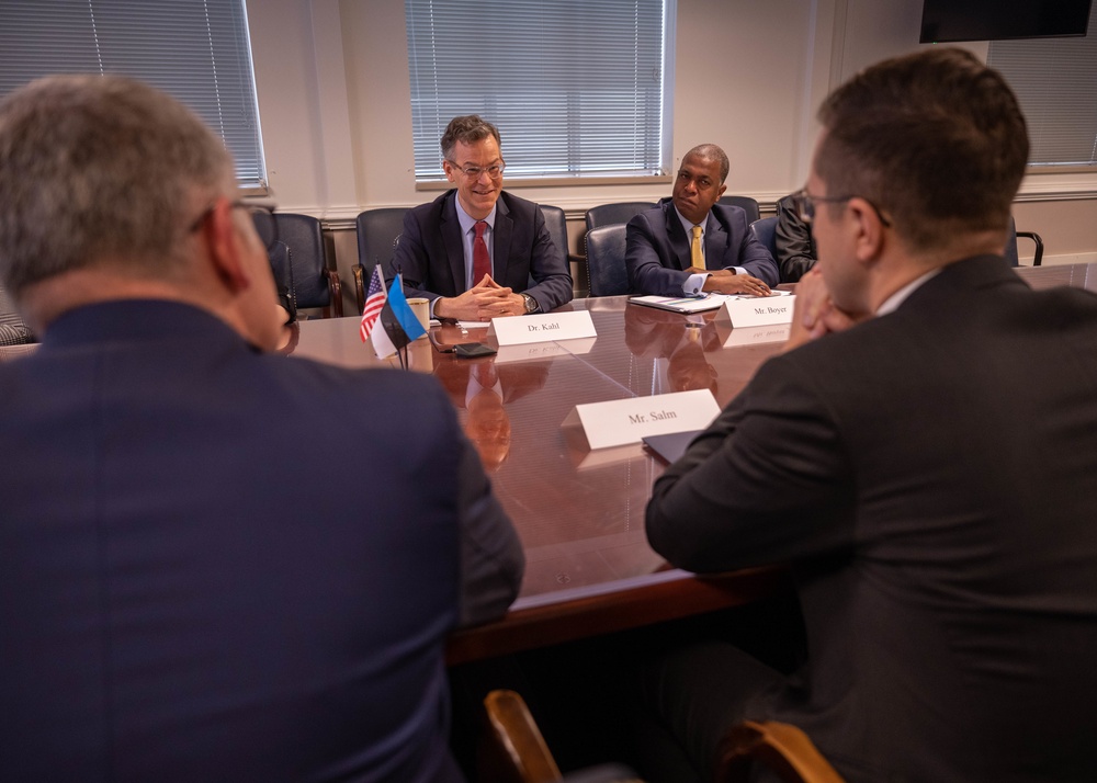 USDP hosts Estonia Ministry of Defense Secretary