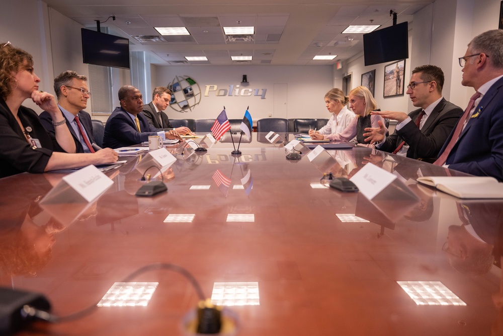 USDP hosts Estonia Ministry of Defense Secretary