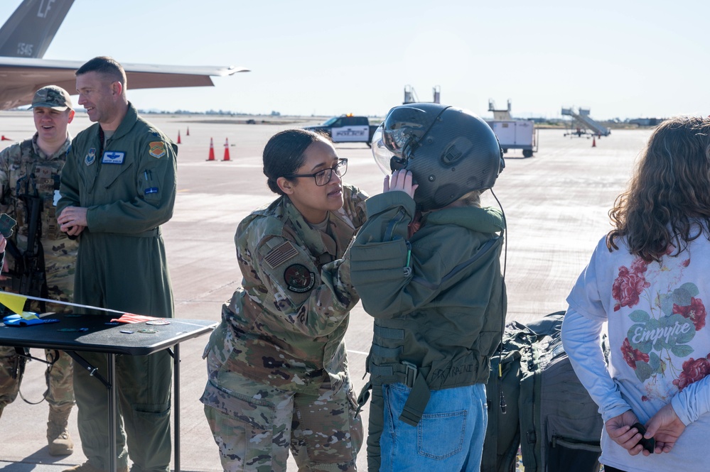 Luke AFB showcases aircraft at Mesa Aviation Day