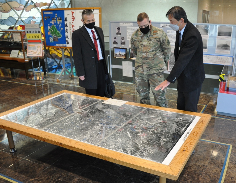 5th AF DCOM visits JMSDF Kanoya Air Base