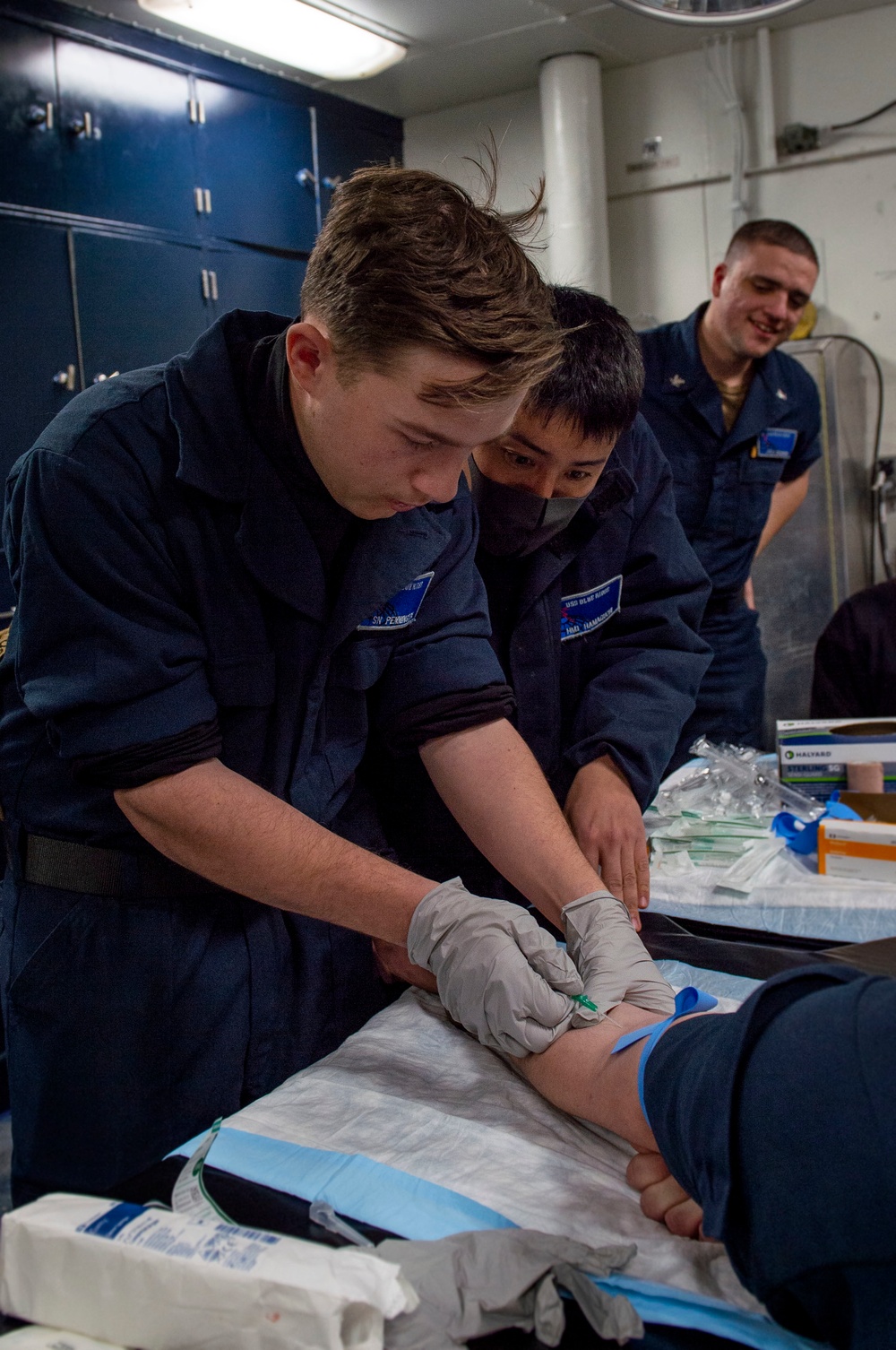 Blue Ridge Sailors Conduct Medical Training