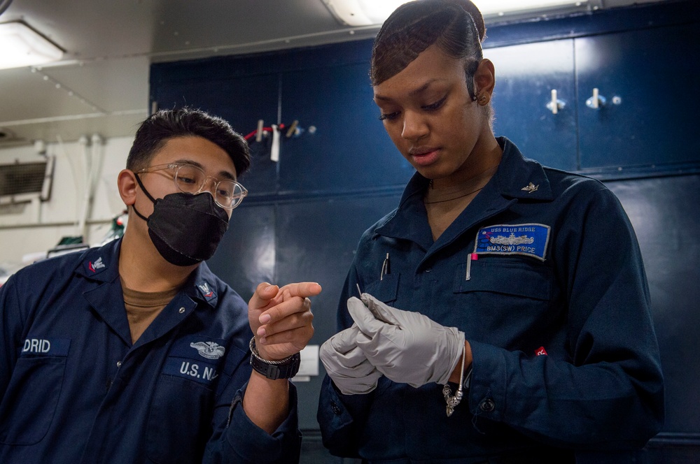Blue Ridge Sailors Conduct Medical Training