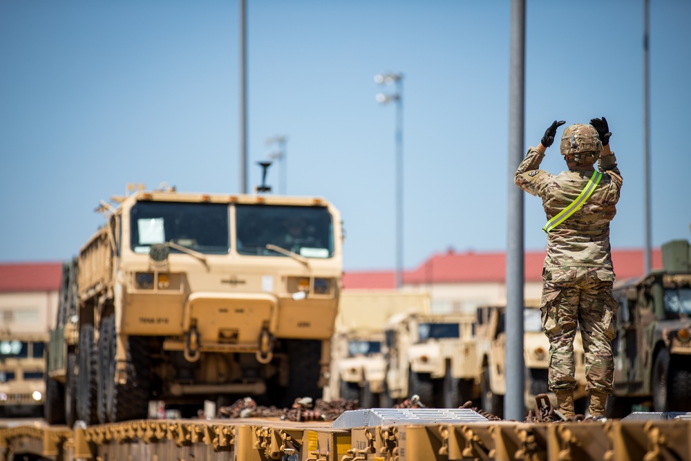 75th Field Artillery Brigade, 2nd Battalion, 20th Field Artillery Regiment executes short-notice deployment exercise