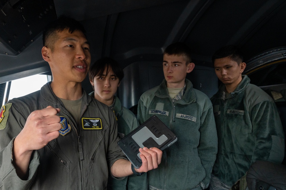 Yokota ushers in new generation of Airmen with JROTC ops demo