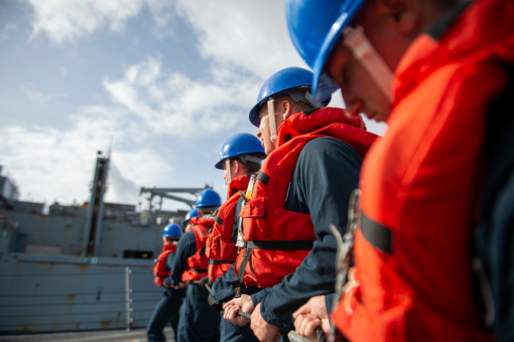 Paul Hamilton Underway Fuel Replenishment