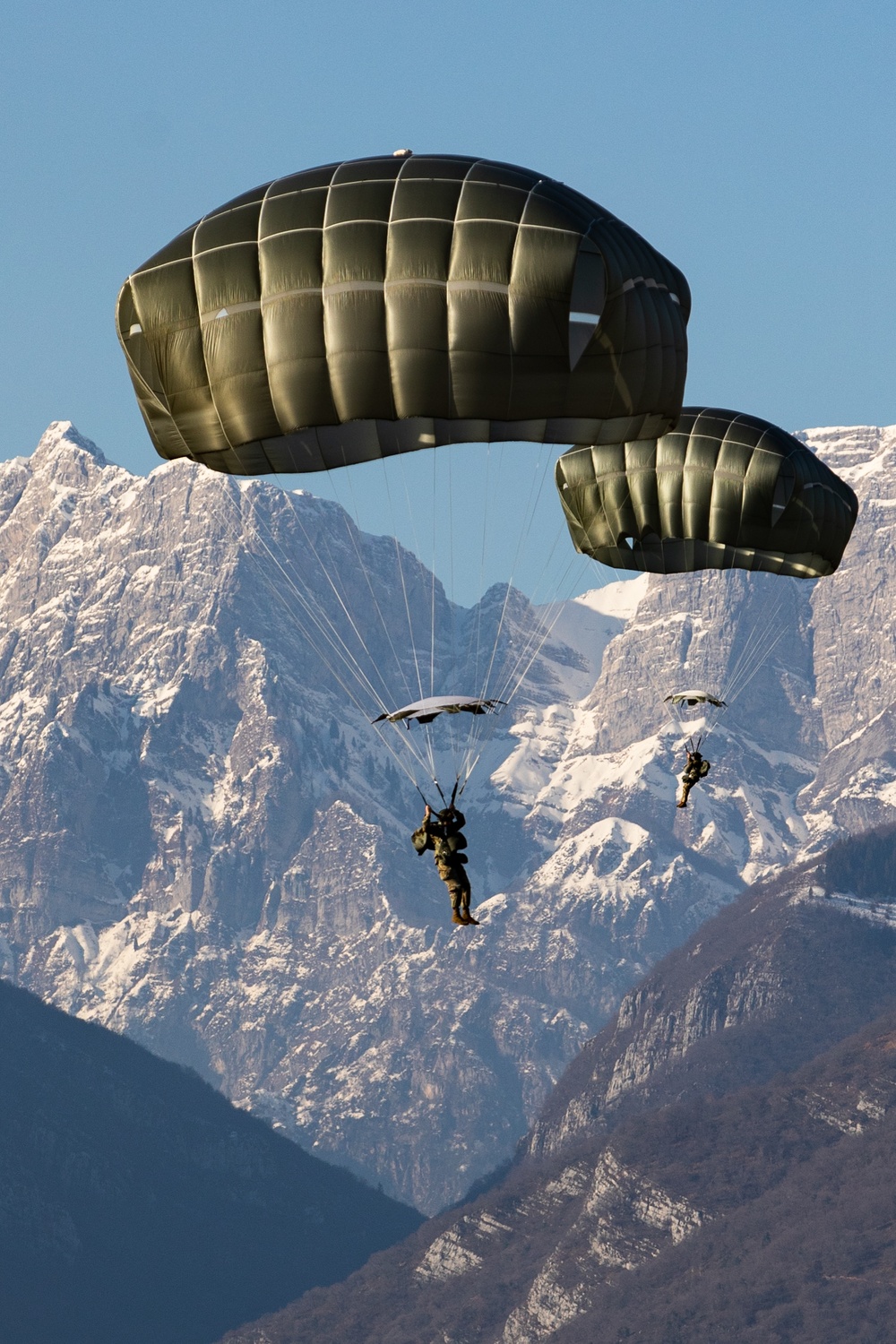 173rd Airborne Brigade Conduct Airborne Operations on Aviano Air Base