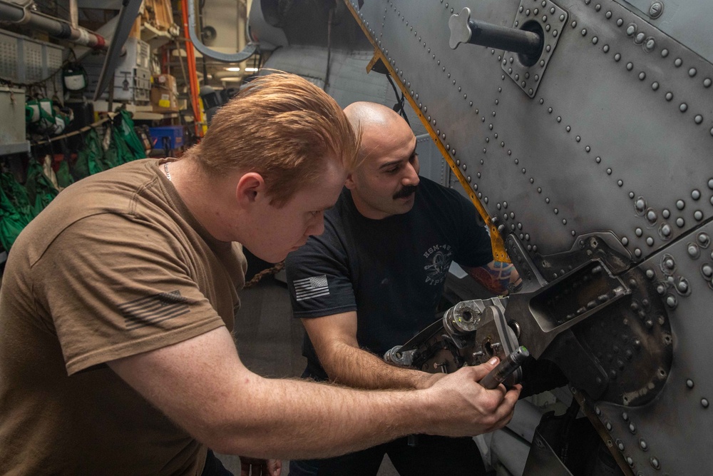 USS Nitze (DDG 94) Daily Operations