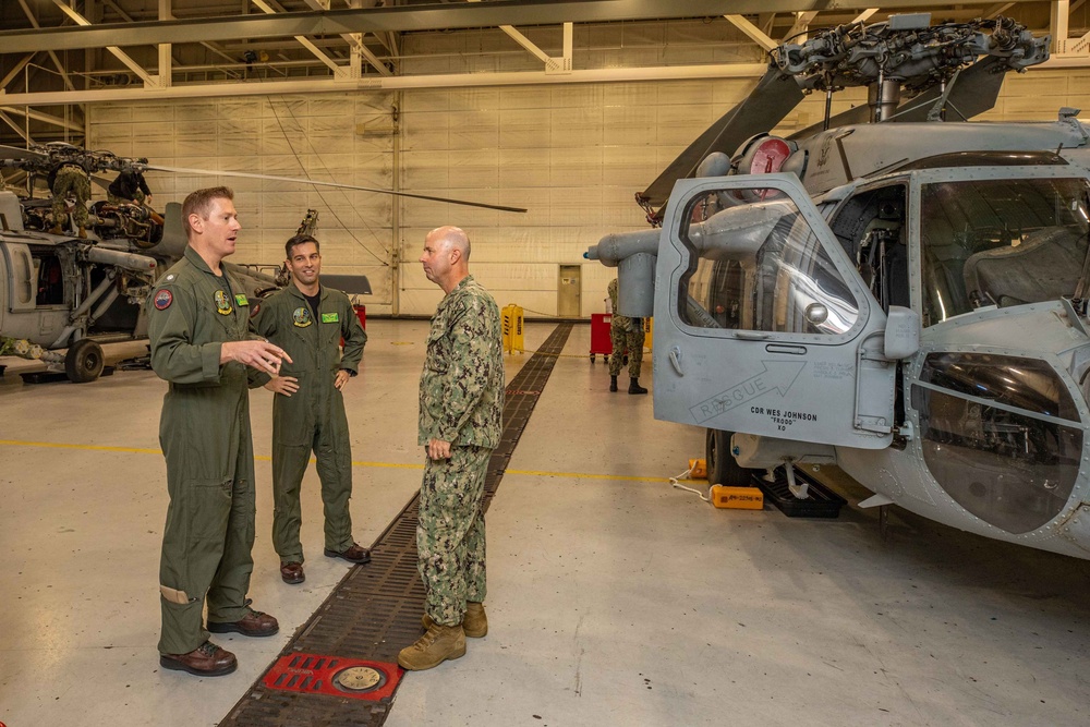 USFFC VADM Kilby Visits Dragonslayers