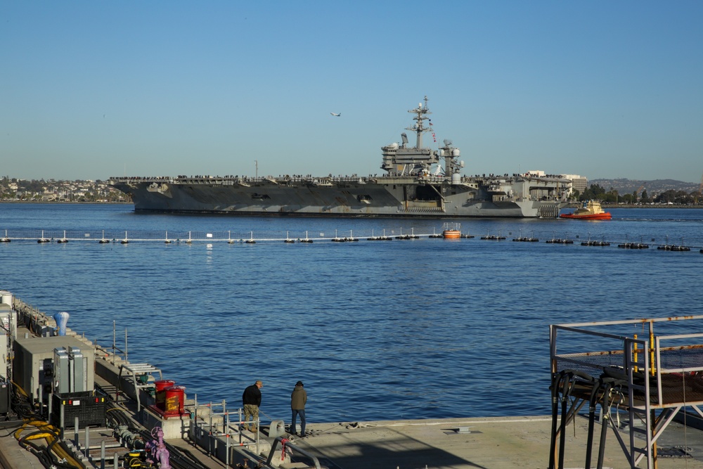 Abraham Lincoln hosts a friends and family day cruise