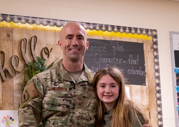 Racer surprises daughter upon return from deployment