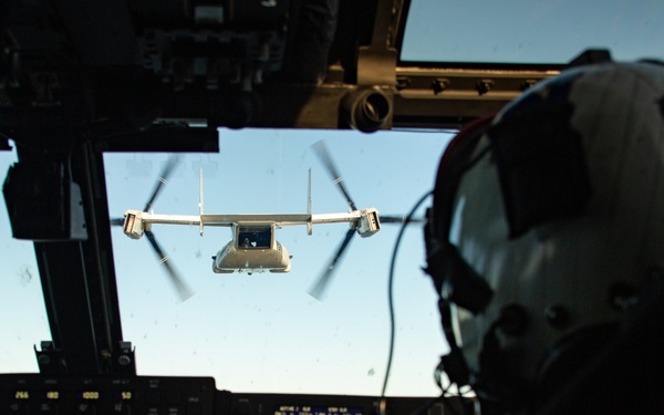 VRM 30 conducts a mid-flight refueling