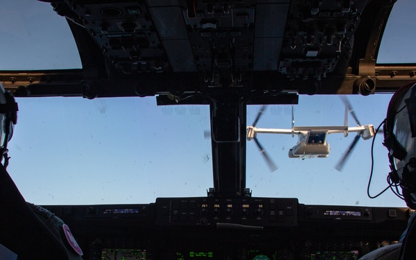VRM 30 conducts a mid-flight refueling