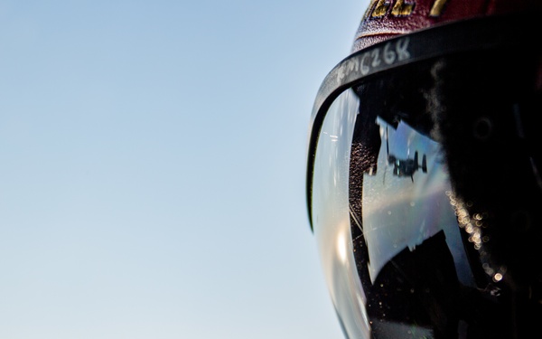 VRM 30 conducts a mid-flight refueling