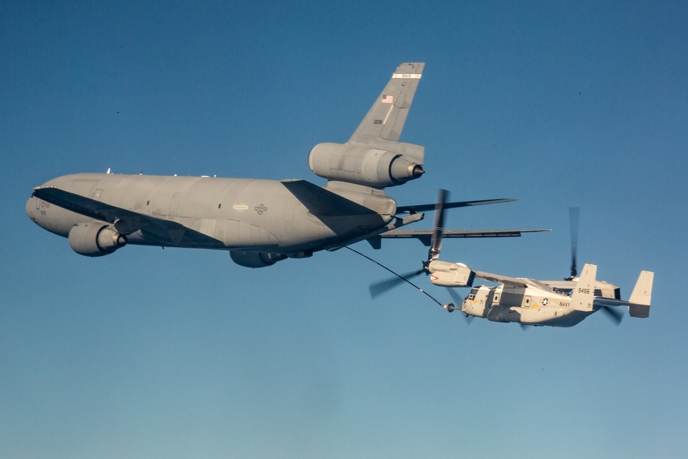 VRM 30 conducts a mid-flight refueling