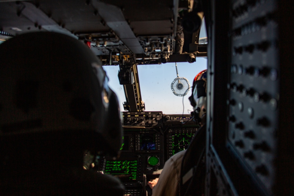 VRM 30 conducts a mid-flight refueling