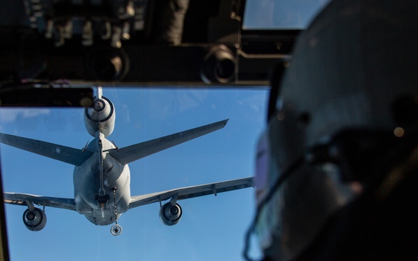VRM 30 conducts a mid-flight refueling