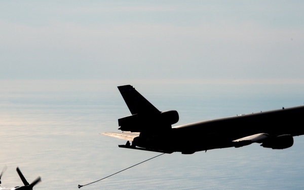 VRM 30 conducts a mid-flight refueling