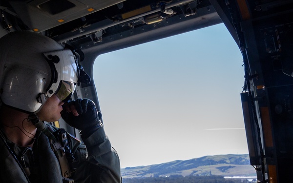 VRM 30 conducts a mid-flight refueling