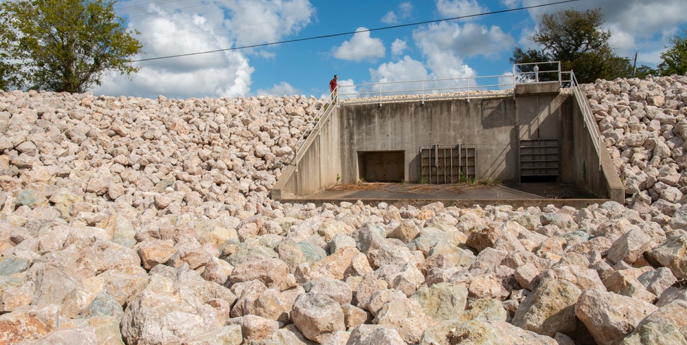 Corps of Engineers work to mitigate flood risk for Wharton, Texas