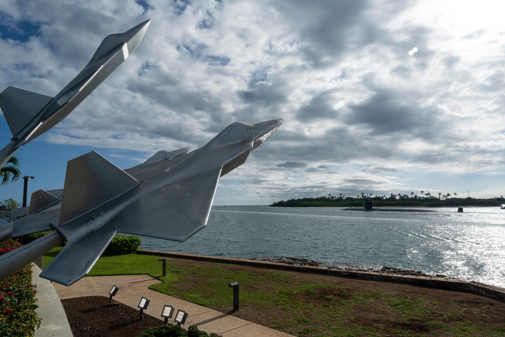 USS Chicago (SSN 721)