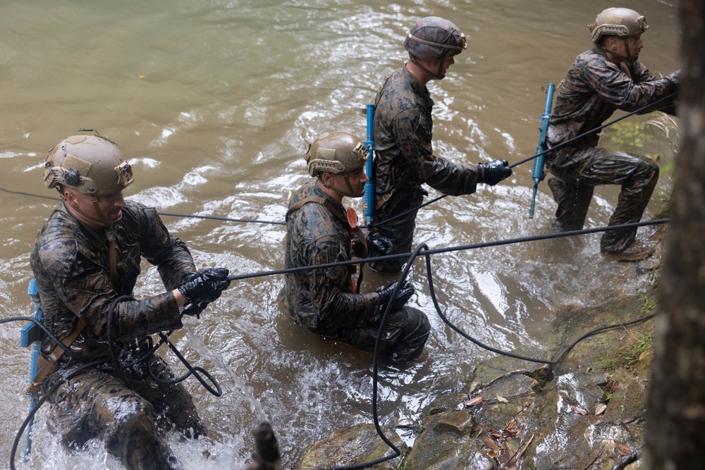 Division Squad Competition: Endurance Course